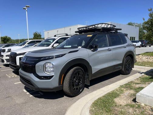 Gray 2025 Mitsubishi Outlander SE