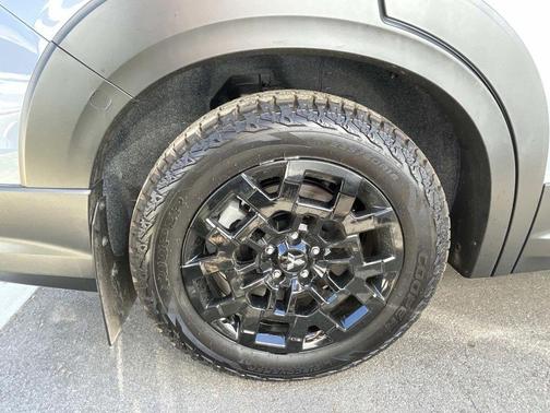 Gray 2025 Mitsubishi Outlander SE