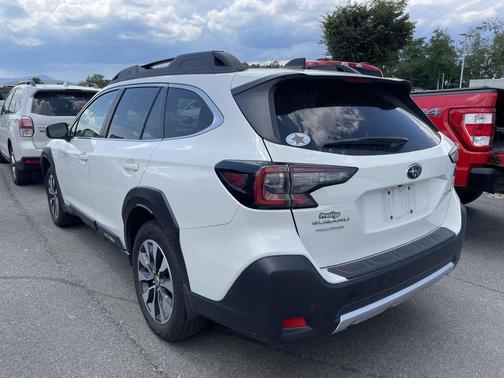 Crystal White Pearl 2025 Subaru Outback Limited