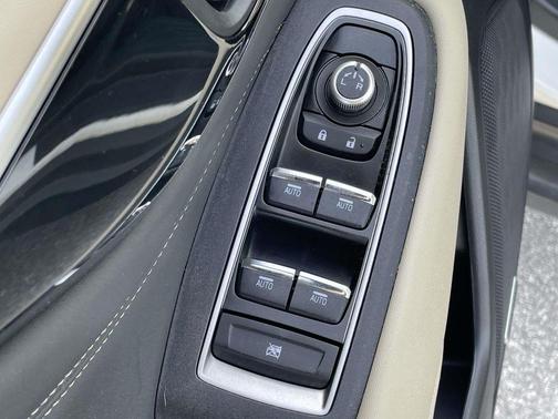 Crystal White Pearl 2025 Subaru Outback Limited