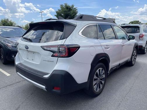 Crystal White Pearl 2025 Subaru Outback Limited