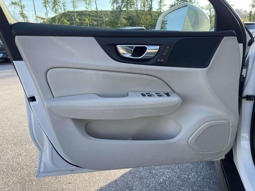 White 2025 Volvo V60 Cross Country B5 Plus
