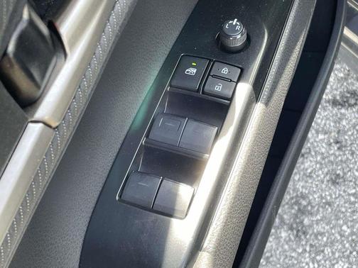 UNDERGROUND 2025 Toyota Camry SE