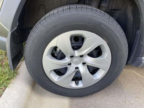 Magnetic Gray Metallic 2020 Toyota RAV4 LE