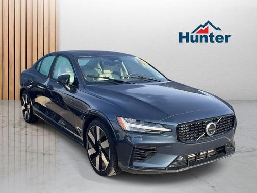 Denim Blue Metallic 2024 Volvo S60 Recharge Plug-In Hybrid T8 Plus Dark Theme