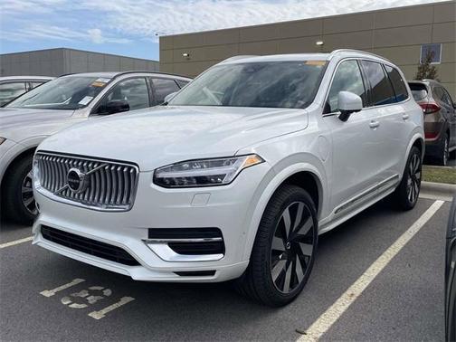 2023 Volvo XC90 Recharge Plug-In Hybrid T8 Plus Bright Theme 7-Seater