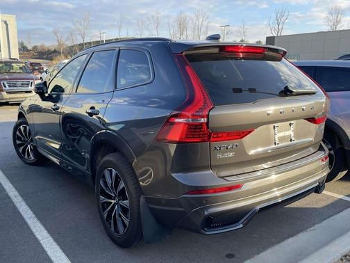 2024 Volvo XC60 B5 Plus Dark Theme