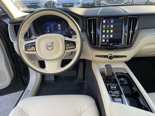 2024 Volvo XC60 B5 Plus Dark Theme