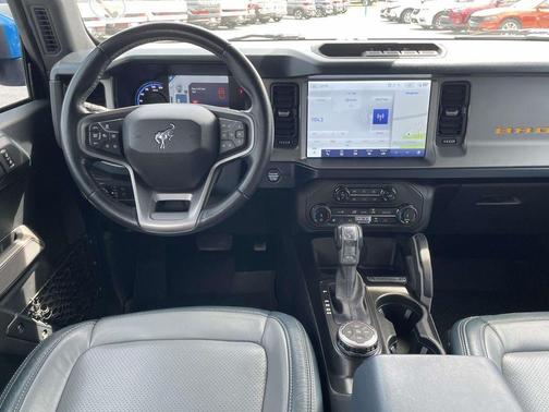 Velocity Blue Metallic 2022 Ford Bronco Outer Banks