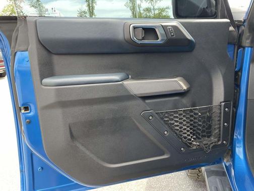 Velocity Blue Metallic 2022 Ford Bronco Outer Banks