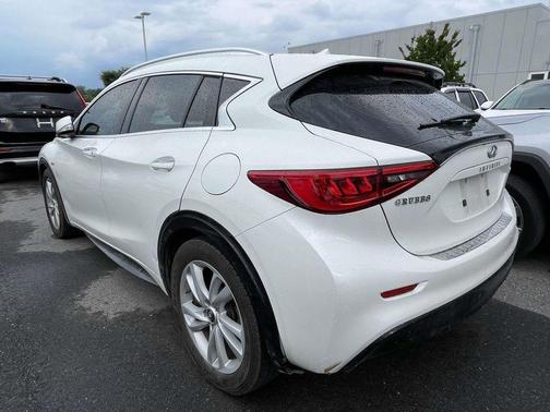 White 2018 INFINITI QX30 Premium