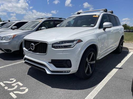 Crystal White Metallic 2018 Volvo XC90 T5 R-Design