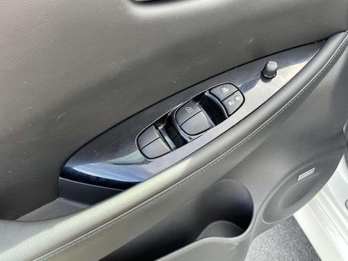 2022 Nissan Leaf SL PLUS