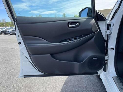 2022 Nissan Leaf SL PLUS