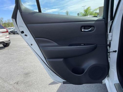 2022 Nissan Leaf SL PLUS