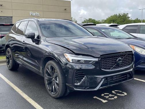 Onyx Black Metallic 2024 Volvo XC60 Recharge Plug-In Hybrid T8 Ultimate Black Edition