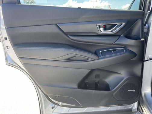 Ice Silver Metallic 2024 Subaru Ascent Limited