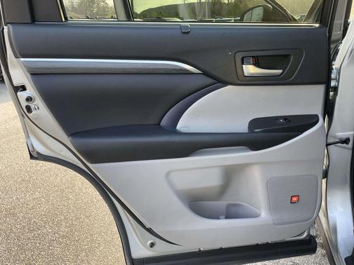 Celestial Silver Metallic 2017 Toyota Highlander Limited