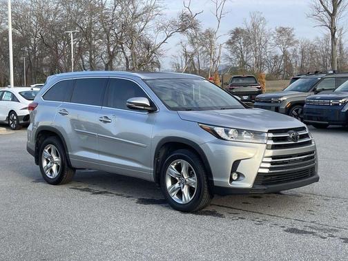 Celestial Silver Metallic 2017 Toyota Highlander Limited