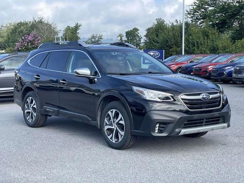 Crystal Black Silica 2022 Subaru Outback Touring