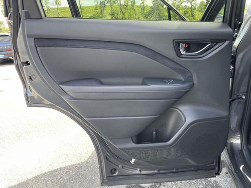 Magnetite Gray Metallic 2025 Subaru Forester Limited