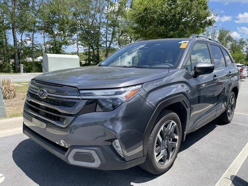 Magnetite Gray Metallic 2025 Subaru Forester Limited