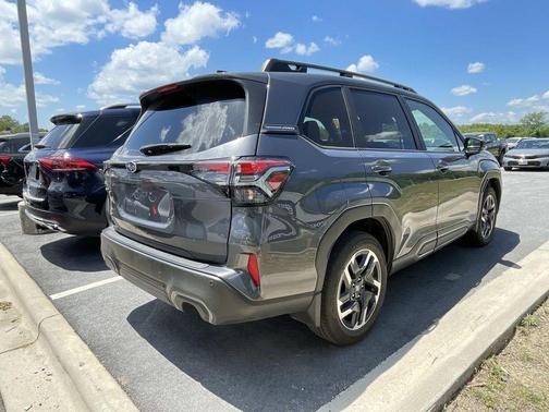 Magnetite Gray Metallic 2025 Subaru Forester Limited