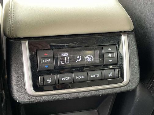 Autumn Green Metallic 2023 Subaru Ascent Limited 8-Passenger
