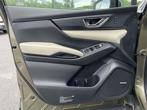 Autumn Green Metallic 2023 Subaru Ascent Limited 8-Passenger