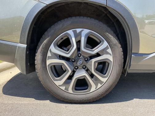 Autumn Green Metallic 2023 Subaru Ascent Limited 8-Passenger