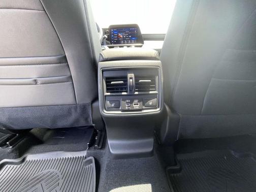 Crystal White Pearl 2026 Subaru Outback Limited