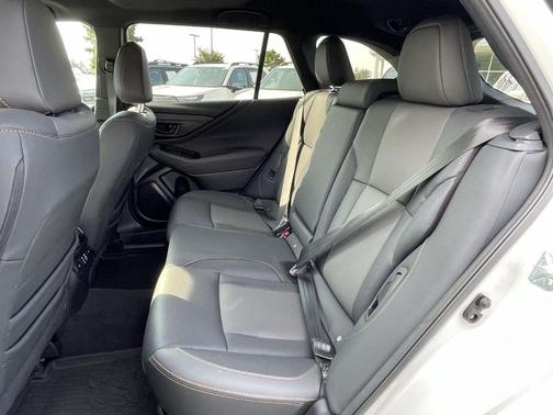 Crystal White Pearl 2024 Subaru Outback Wilderness