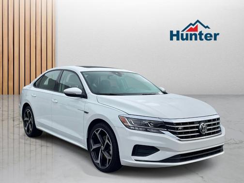 Pure White 2020 Volkswagen Passat 2.0T R-Line
