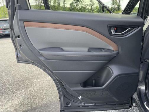 Magnetite Gray Metallic 2025 Subaru Forester Sport