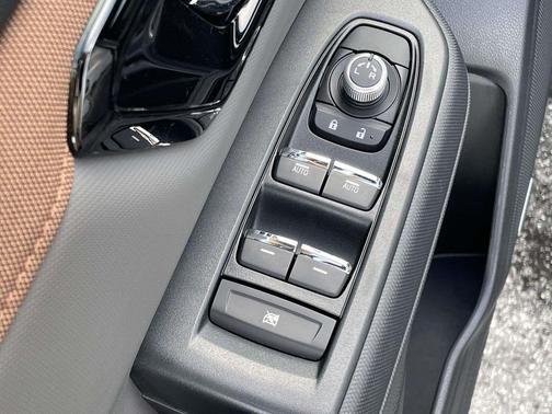 Magnetite Gray Metallic 2025 Subaru Forester Sport