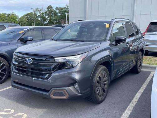 Magnetite Gray Metallic 2025 Subaru Forester Sport