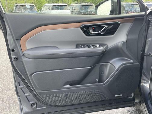 Magnetite Gray Metallic 2025 Subaru Forester Sport