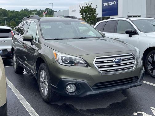 Wilderness Green Metallic 2017 Subaru Outback 2.5i Premium