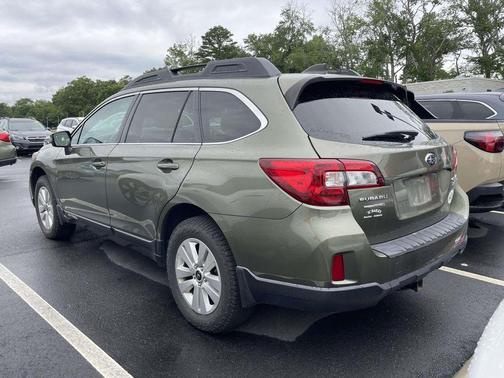 Wilderness Green Metallic 2017 Subaru Outback 2.5i Premium