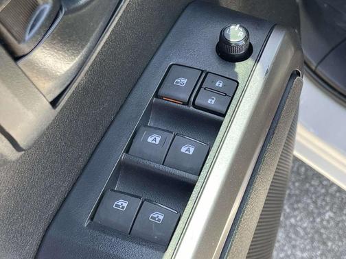 Ice 2023 Toyota Tacoma SR5