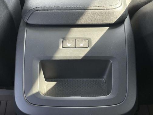 2024 Volvo XC60 Recharge Plug-In Hybrid T8 Plus Dark Theme