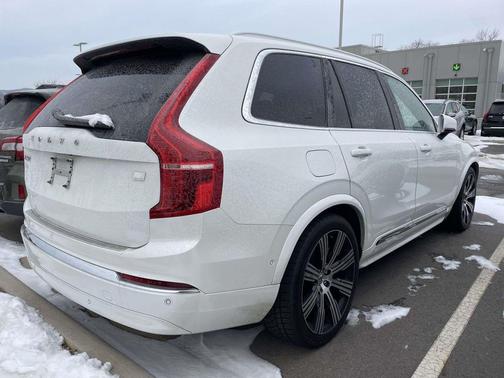 2024 Volvo XC90 Recharge Plug-In Hybrid T8 Ultimate Bright Theme 7-Seater