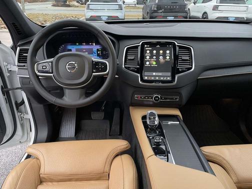 2024 Volvo XC90 Recharge Plug-In Hybrid T8 Ultimate Bright Theme 7-Seater