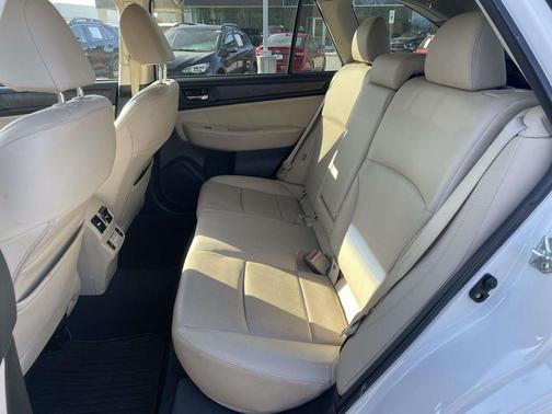 White 2018 Subaru Outback 2.5i Limited