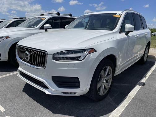 Crystal White Metallic 2021 Volvo XC90 T5 Momentum 7 Passenger