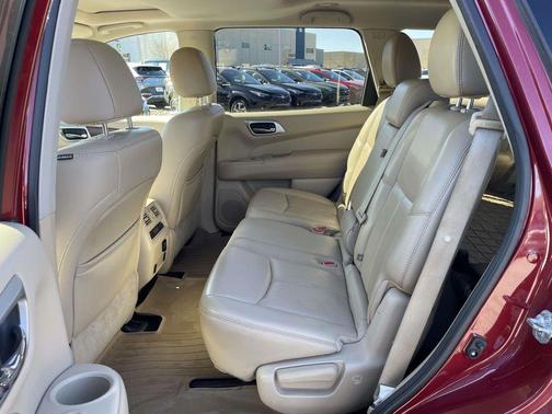 2017 Nissan Pathfinder Platinum