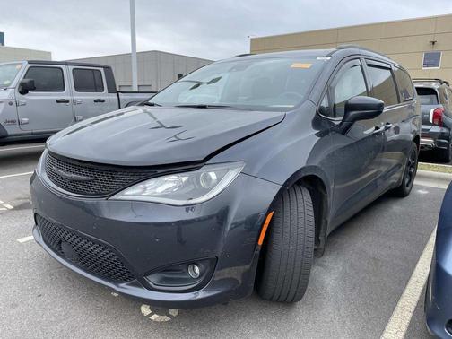 2020 Chrysler Pacifica Touring-L Plus
