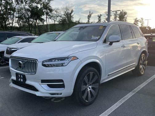 Crystal White Metallic 2023 Volvo XC90 B6 Ultimate 7-Seater