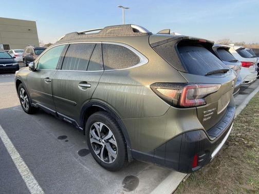 2022 Subaru Outback Touring XT