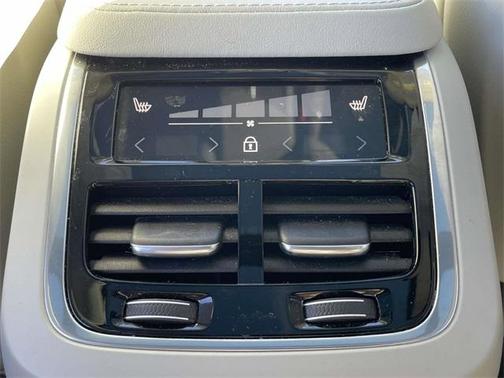2024 Volvo XC90 Recharge Plug-In Hybrid T8 Ultimate Bright Theme 7-Seater